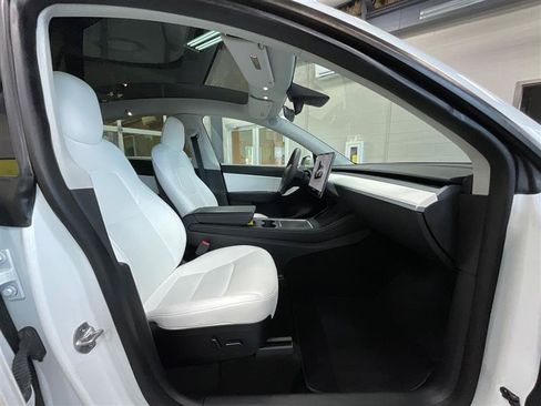 Used 2022 Tesla Model Y Performance AWD/4WD image 25