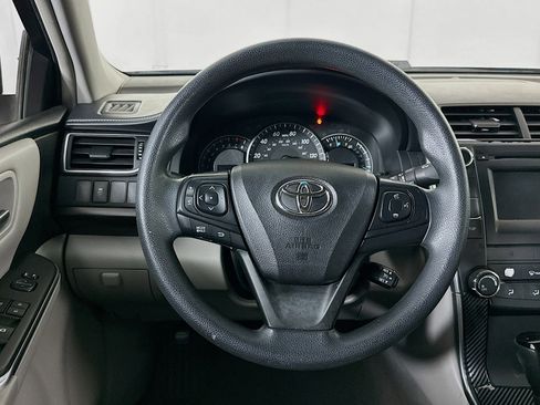 Used 2015 Toyota Camry LE FWD image 17