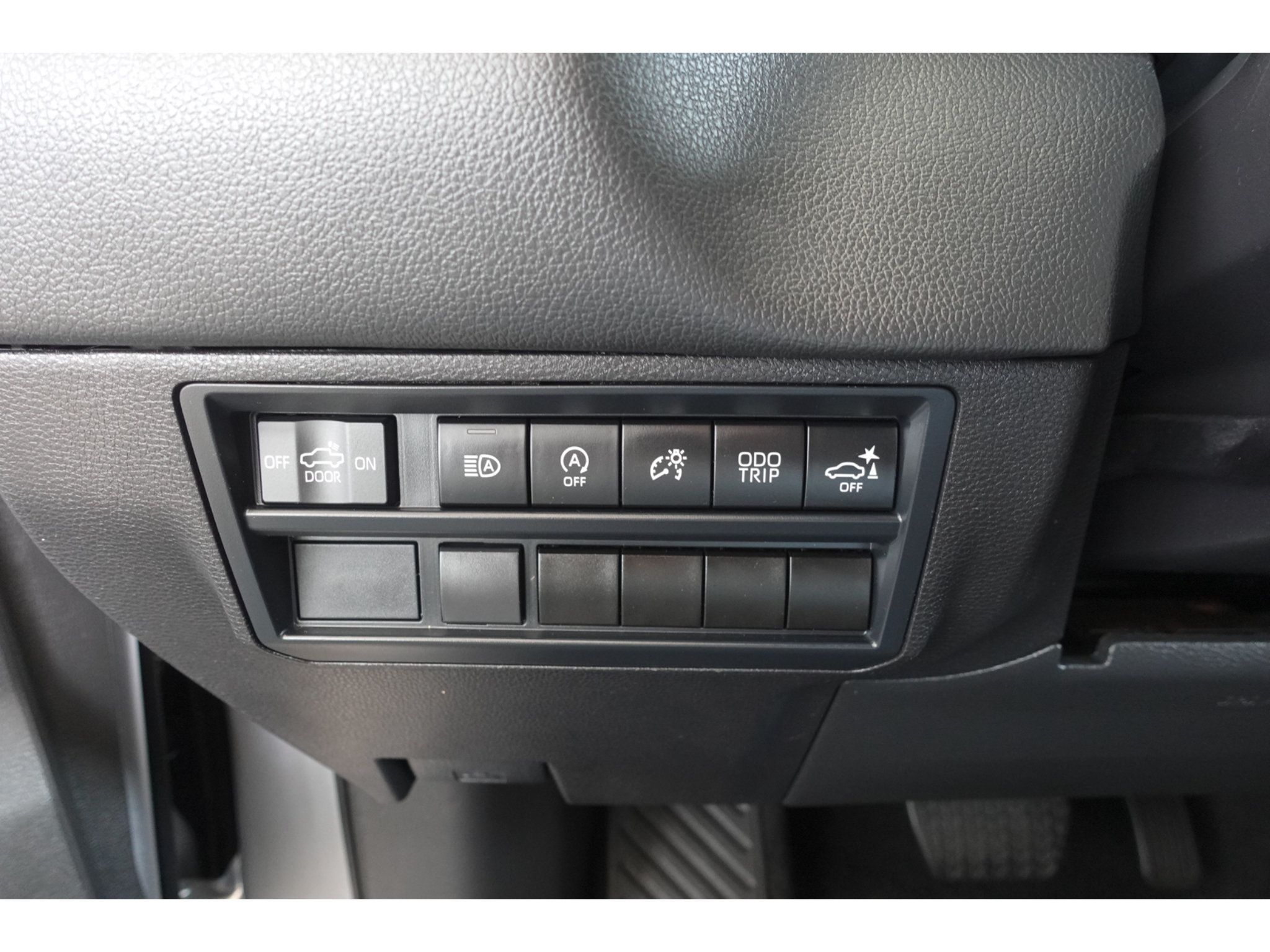 Used 2025 Toyota Tundra Limited AWD/4WD image 12