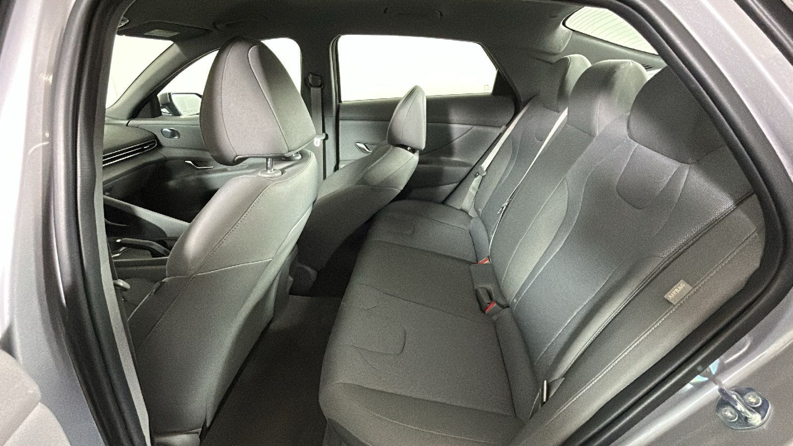 Certified 2024 Hyundai Elantra SE FWD image 33