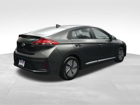 Used 2022 Hyundai Ioniq SE FWD image 5