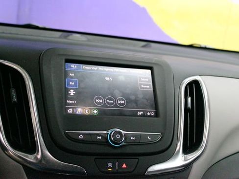 Used 2022 Chevrolet Equinox LT FWD image 18