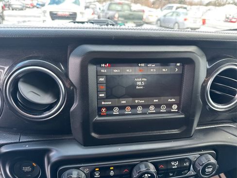 Used 2021 Jeep Wrangler Unlimited Sahara image 14