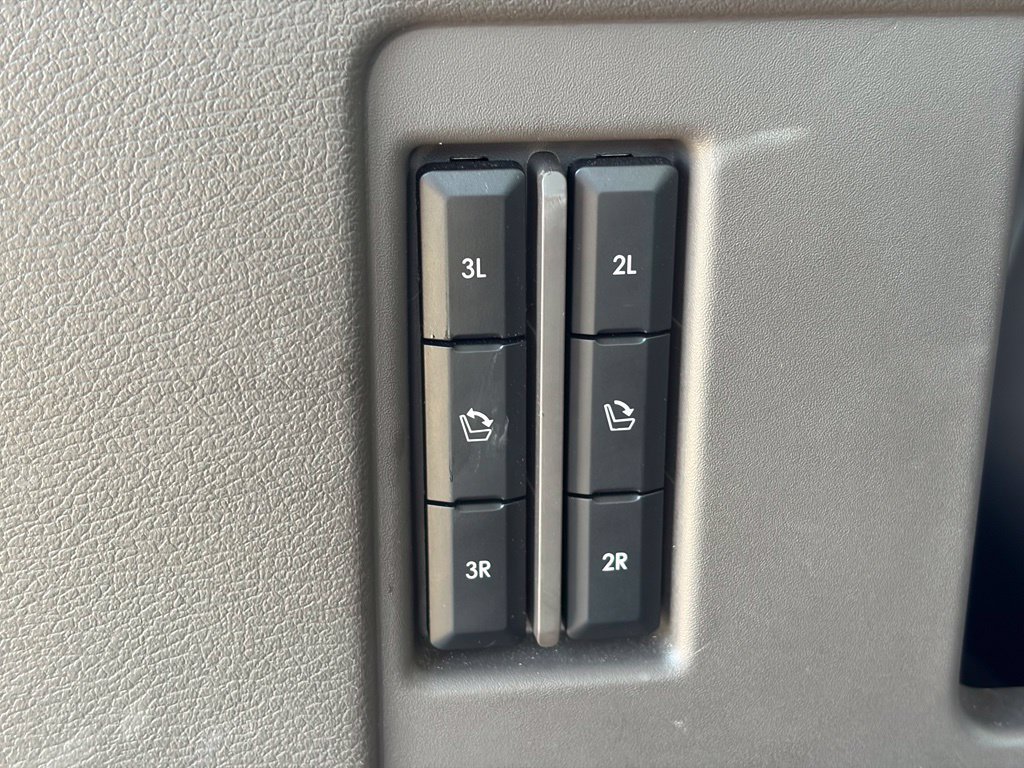 Used 2023 Lincoln Navigator Reserve AWD/4WD image 16
