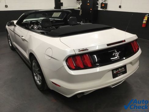 Used 2017 Ford Mustang Convertible image 7