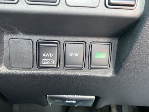 Used 2020 Nissan Rogue S AWD/4WD image 31