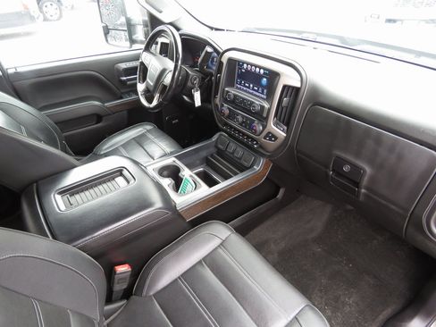 Used 2017 GMC Sierra 3500 Denali w/ Duramax Plus Package image 15