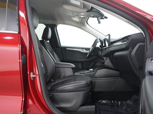 Used 2025 Ford Escape SE w/ Class II Trailer Tow Package image 11