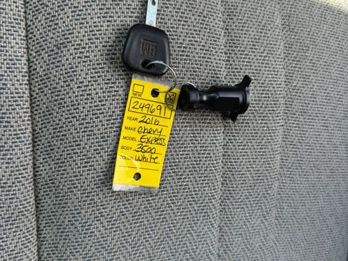 Used 2016 Chevrolet Express 3500 Extended image 48
