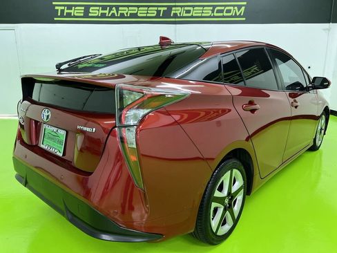 Used 2017 Toyota Prius FWD image 10