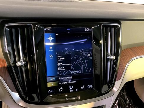 Used 2022 Volvo S60 B5 Momentum w/ Premium Package image 28