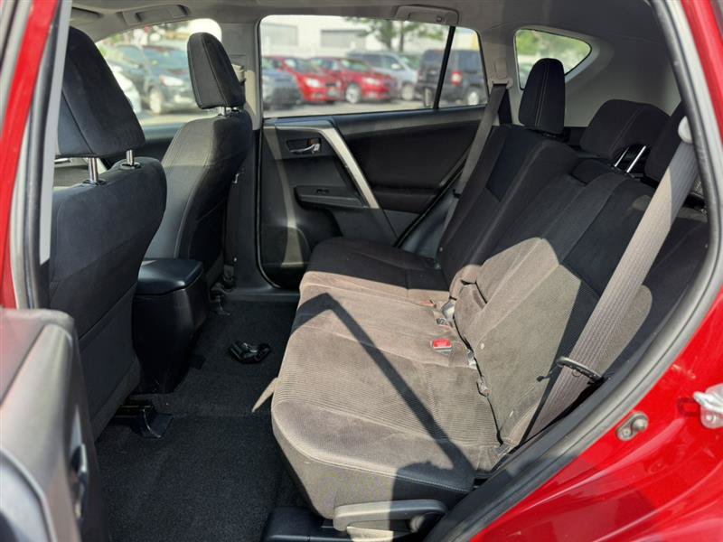 Used 2015 Toyota RAV4 XLE FWD image 17