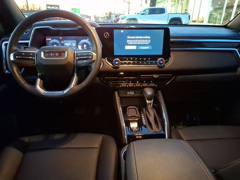 Used 2024 GMC Canyon Elevation w/ Elevation Premium Package image 15