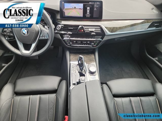 Used 2023 BMW 540i w/ Executive Package RWD image 2
