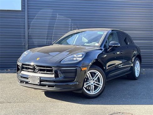 Certified 2023 Porsche Macan image 1