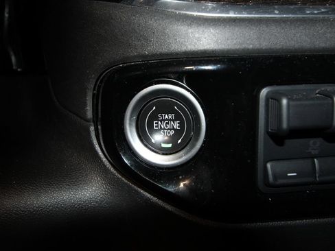 Used 2022 GMC Sierra 1500 SLE w/ Preferred Package AWD/4WD image 12