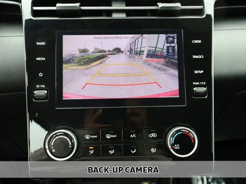 Used 2022 Hyundai Tucson SE image 4