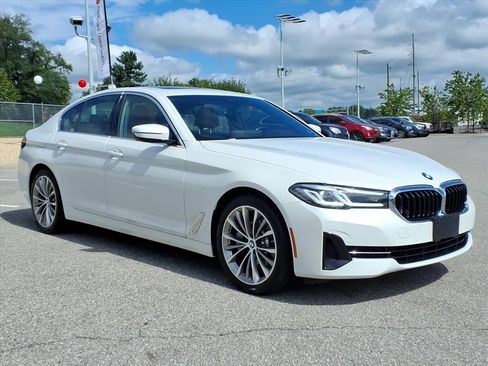 Used 2022 BMW 530i xDrive w/ Premium Package AWD/4WD image 2