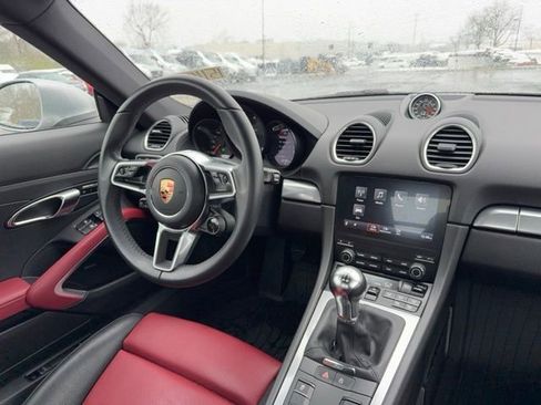 Used 2024 Porsche 718 Cayman w/ Premium Package image 15