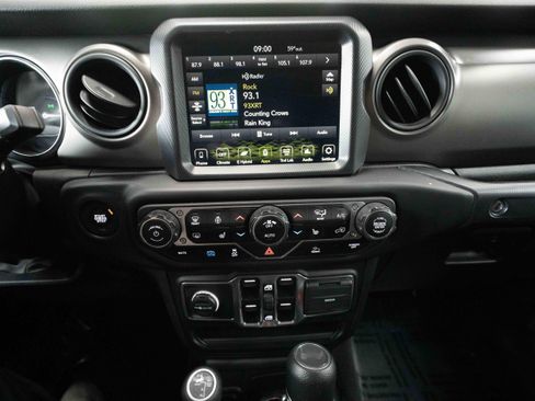 Used 2023 Jeep Wrangler Unlimited w/ Sun & Screen Package AWD/4WD image 17