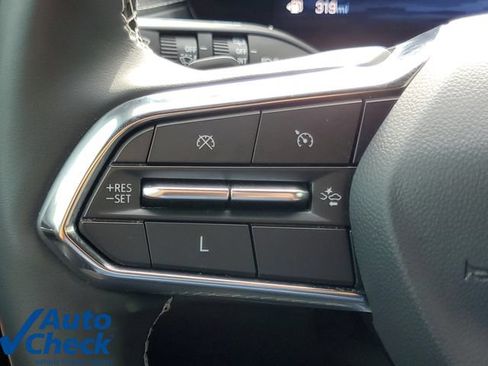 Certified 2025 Chevrolet Traverse LT FWD image 23