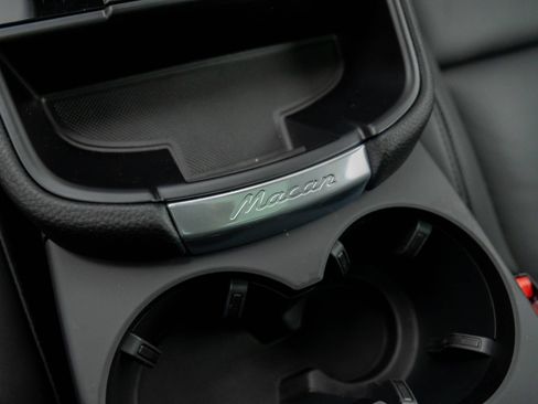 Certified 2026 Porsche Macan AWD/4WD image 23