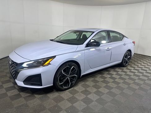 Certified 2025 Nissan Altima 2.5 SR w/ SR Premium Package image 7