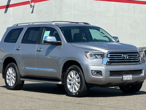 Used 2018 Toyota Sequoia Platinum w/ Carpet Mat Package AWD/4WD image 5