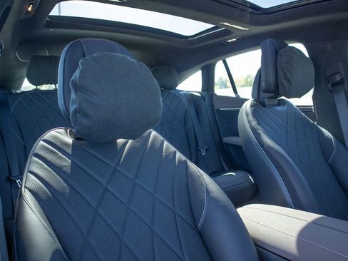 Used 2023 Mercedes-Benz EQS 580 580 image 37