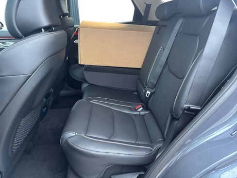 New 2026 Genesis GV70 2.5T Advanced AWD/4WD image 13