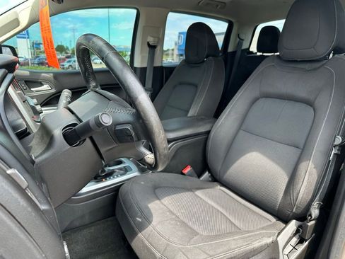 Used 2016 Chevrolet Colorado LT w/ LT Convenience Package RWD image 11