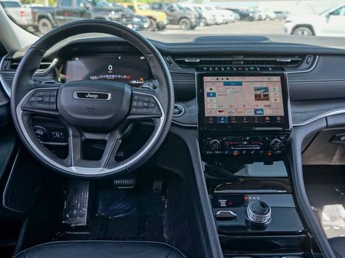 Used 2022 Jeep Grand Cherokee Limited AWD/4WD image 12
