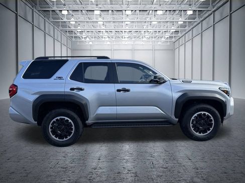 Used 2025 Toyota 4Runner TRD Off-Road Premium AWD/4WD image 25