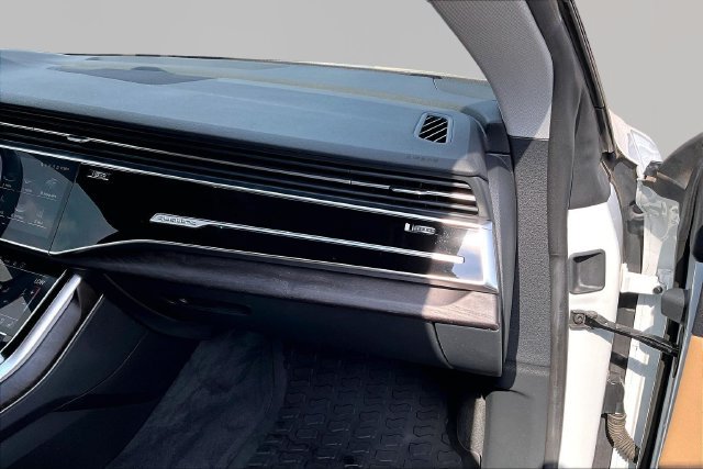 Used 2021 Audi Q8 Premium Plus w/ Premium Plus Package AWD/4WD image 16