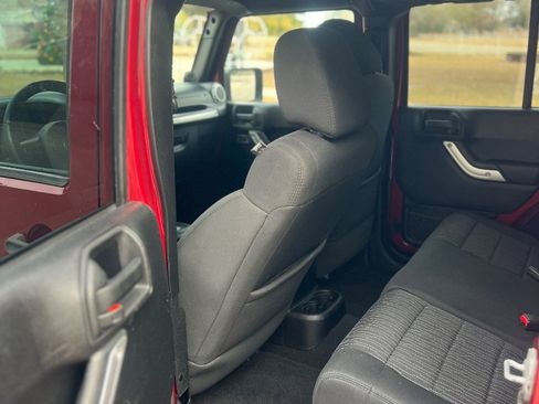 Used 2012 Jeep Wrangler Unlimited Sahara w/ Dual Top Group image 8