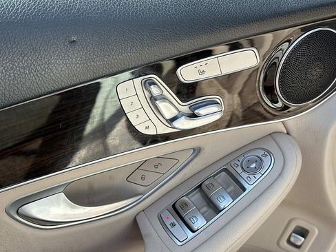 Used 2021 Mercedes-Benz GLC 300 4MATIC w/ Premium Package image 35