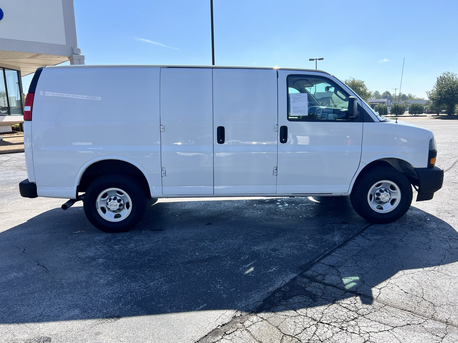 Used 2019 Chevrolet Express 2500 w/ Driver Convenience Package RWD image 11