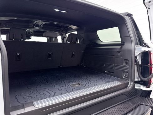 Used 2025 GMC Hummer EV 2X image 33