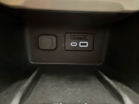 Used 2022 GMC Acadia Denali w/ Denali Ultimate Package image 28