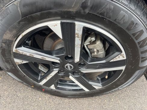 Certified 2024 Nissan Sentra SV image 40