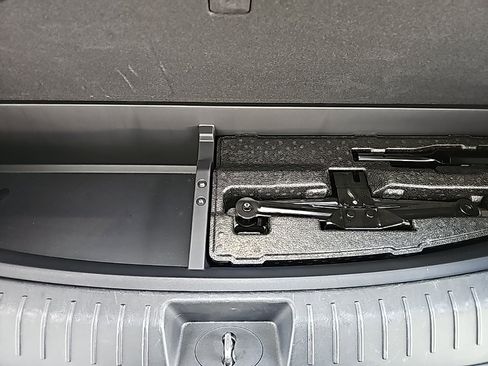 Certified 2025 Hyundai Santa Fe SEL image 43