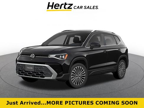 Used 2025 Volkswagen Taos SE AWD/4WD image 1