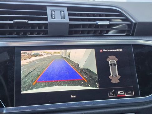 Used 2024 Audi Q3 2.0T Premium image 14