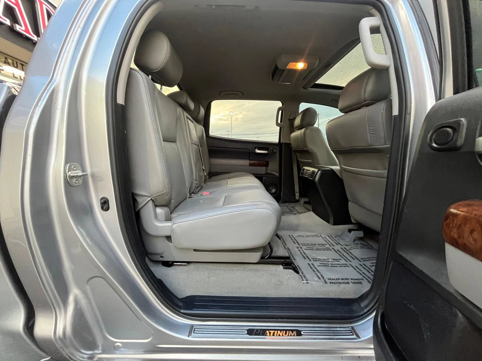 Used 2010 Toyota Tundra Limited w/ Platinum Pkg AWD/4WD image 32