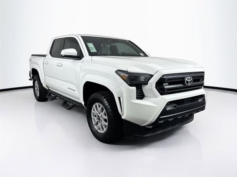 Certified 2025 Toyota Tacoma SR5 image 9