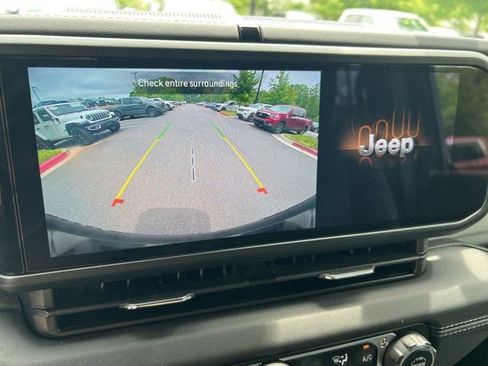 Certified 2025 Jeep Wrangler Unlimited Sahara w/ Safety Group AWD/4WD image 25