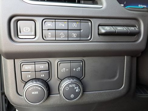 Used 2024 Chevrolet Tahoe High Country AWD/4WD image 34