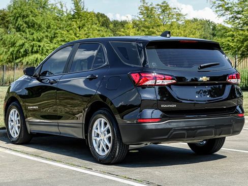 Used 2022 Chevrolet Equinox LS image 15