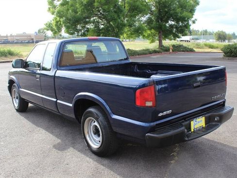 Used 2003 Chevrolet S10 Pickup 2WD Extended Cab image 3