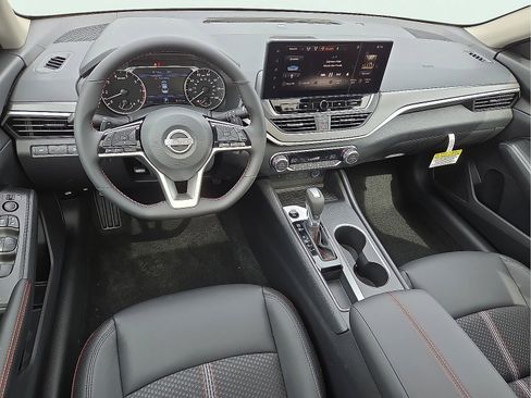 New 2026 Nissan Altima 2.5 SR FWD image 11